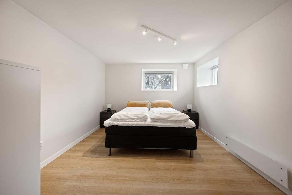 Practical Basement With Comforts Close To Centre * Stavanger