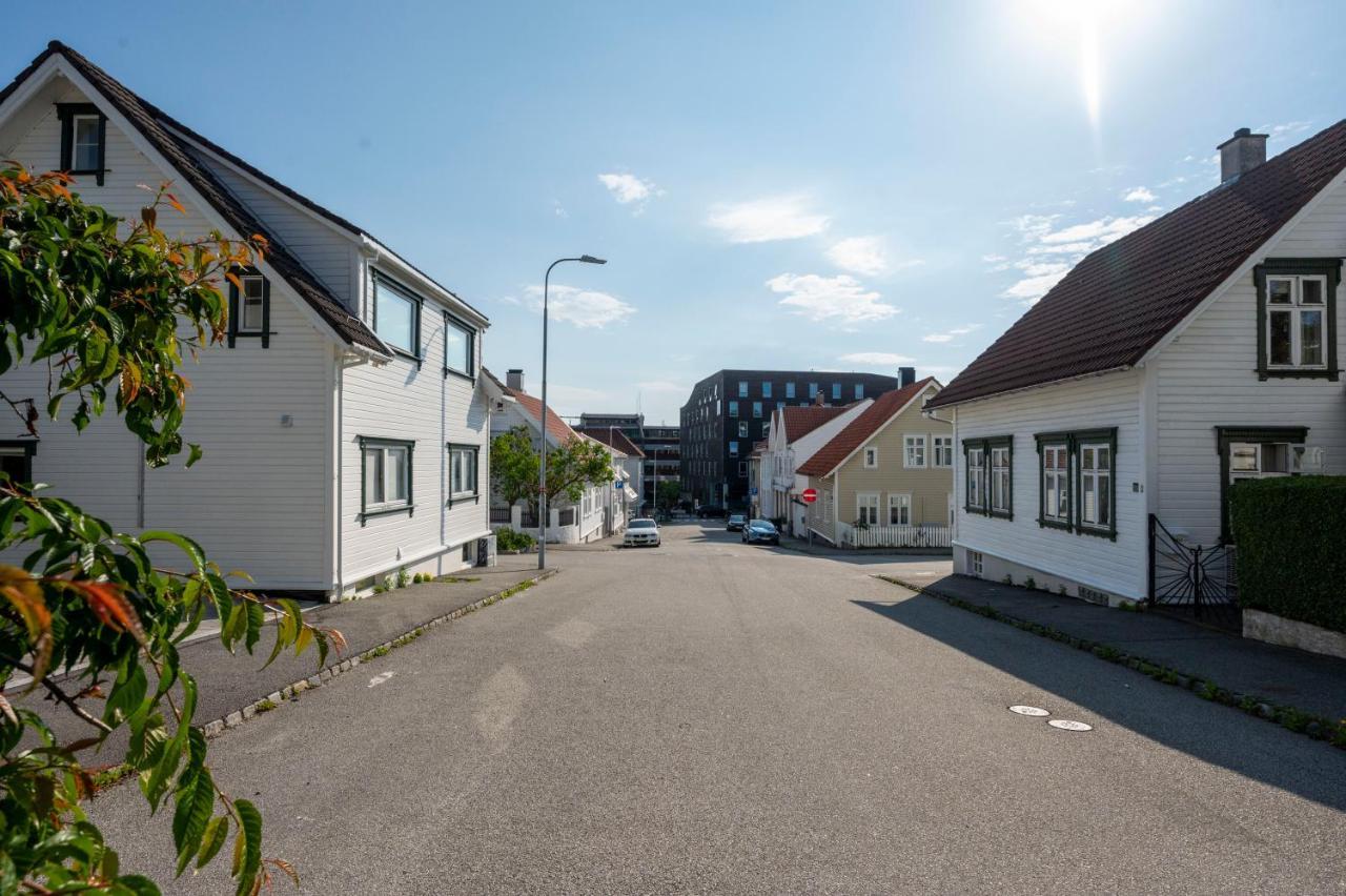 Apartment Practical Basement With Comforts Close To Centre Stavanger